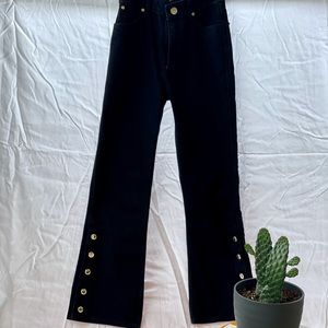 GOLD DETAIL BLACK STRAIGHT JEANS